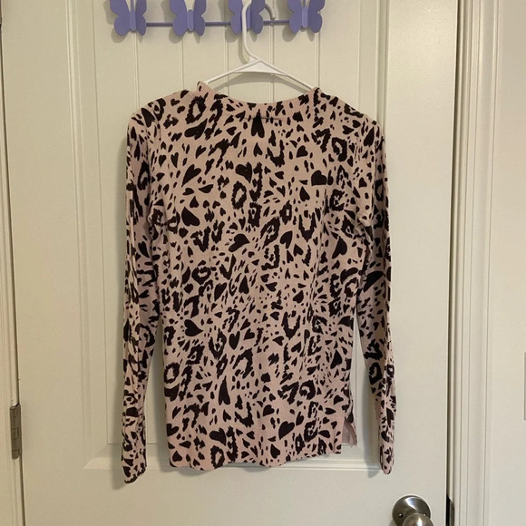 EUC | LOFT women’s leopard heart print soft scoop neck sweater — XS - Picture 7 of 7